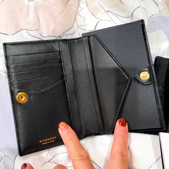 New Givenchy bi fold Wallet - Picture 4 of 6